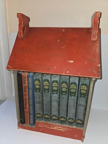 The holy grail - book, house