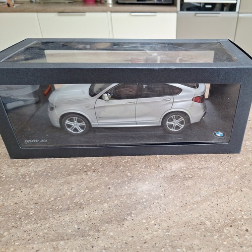 Modellino auto bmw f26 - auto,