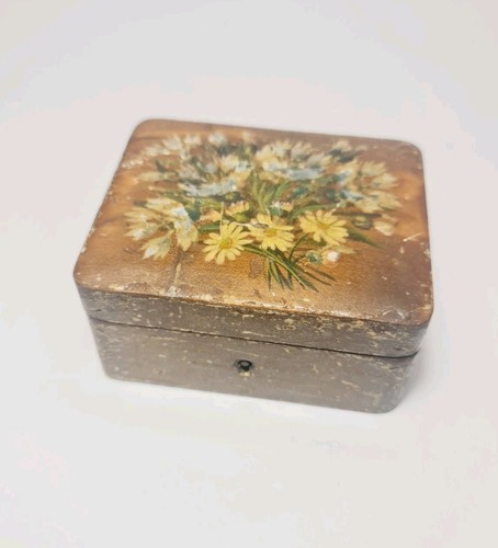 Vintage antique small - small, 4¼"