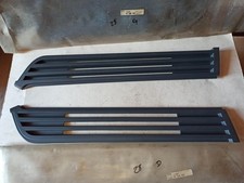 Garnitures plastiques neuves - 2,