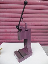 Pressa a leva Berg+Schmid 800