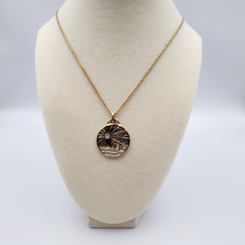 Collana con ciondolo forma - con, a