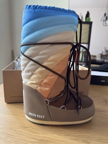 New moon boot boots size - new, boots,