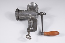 Tritacarne manuale, vintage anni '50, Porkert. Made in Czechoslovakia