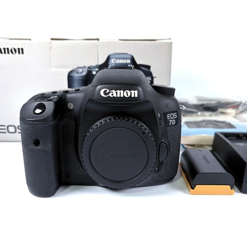 Canon eos 0 mp - canon, 7d