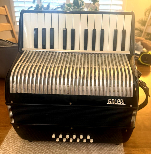 Fisarmonica saleri nera con - saleri,