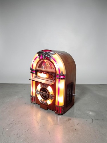 Juke box con - juke,