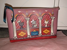 Vendula London fuori