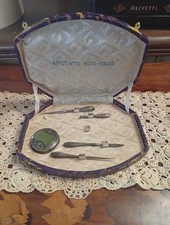 Scatola contenente oggetti per