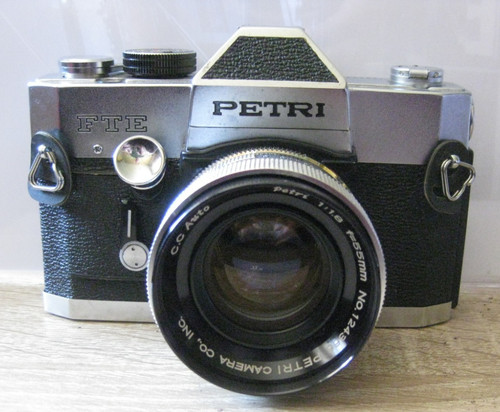 Petri fte con obiettivo - petri,