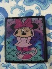 Louis Vuitton Stemma.misura 5x6 cm