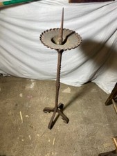 Antico candelabro da terra in ferro
