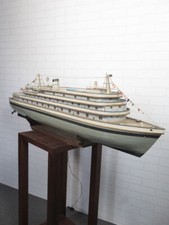 VINTAGE GRANDE MODELLO DI NAVE TRANSATLANTICO CON MECCANISMO DI ILLUMINAZIONE