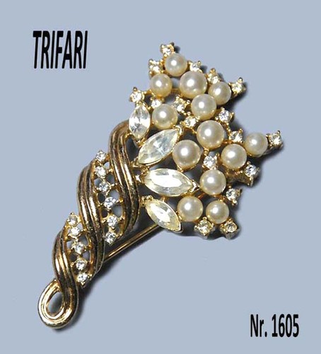 Crown trifari pat pend - trifari,