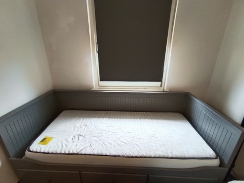 Letto singolo con - letto,