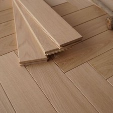 Pavimento in parquet a spina