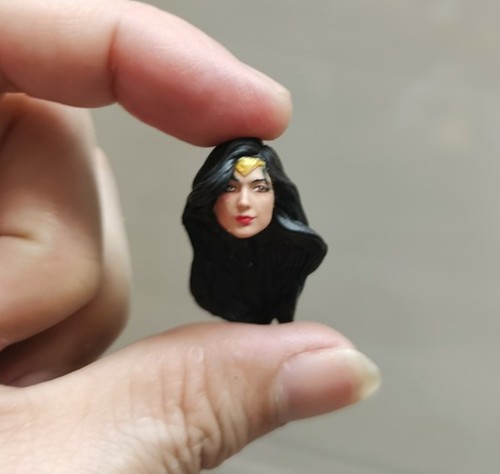 Modellino wonder woman dipinto - wonder,