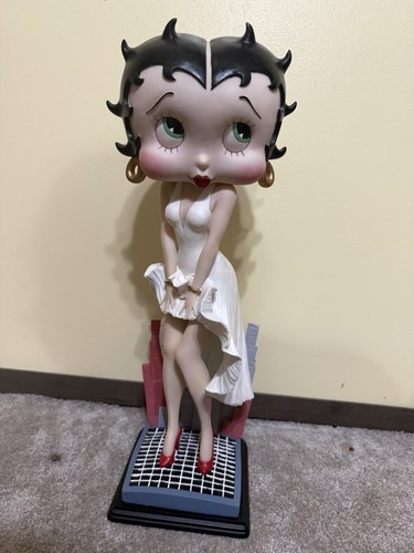 Statua betty boop - 18", vestita