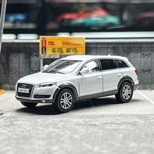 Modellino auto 1/64 bianco Q7