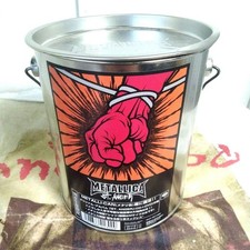 Scatola di latta vuota