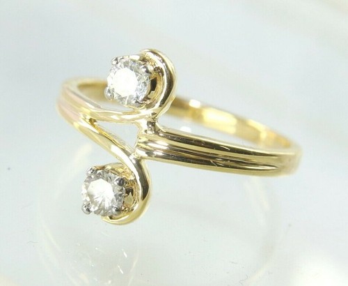 Bellissimo anello con diamanti