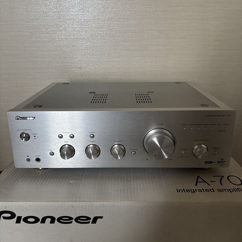 Amplificatore stereo integrato