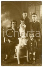 1925 ca s. l. SOUTH AMERICA Portrait of a family - Photo Vicente CAGNINA 9x14 cm