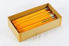 Collezione 50 matite gialle