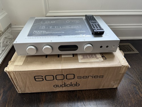 Amplificatore stereo integrato