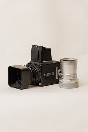 Hasselblad 500 nero con 2 - c/m,