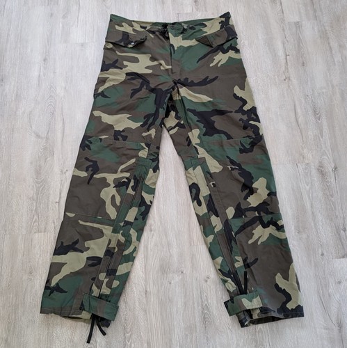 Pantalone antipioggia mimetico
