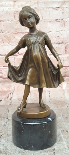 Scultura ragazza danzante