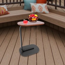 Tavolino a forma di C