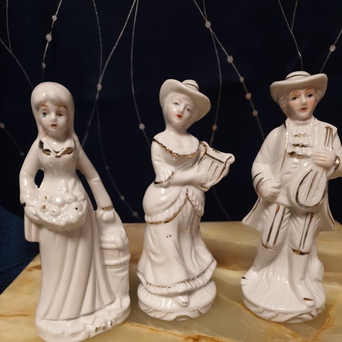 The set consists vintage - of,
