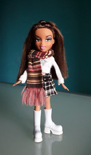 "BRATZ DOLL", MGA, "YASMIN","Wintertime Wonderland" modello 2003, altezza 25 cm.