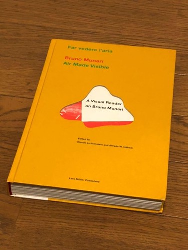 Lettore visivo sul libro - lettore,