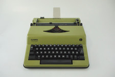 Macchina da scrivere Olympia Monica Electric verde con valigetta - macchina da scrivere elettrica