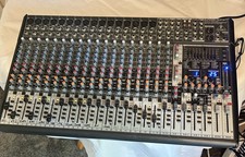 Mixer Behringer Eurodesk. Modello SC2442FX