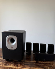 Sistema Audio Home Theater JBL SCS200CEN – 5.1 Canali con Subwoofer Attivo 