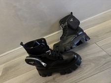 scarpe anfibi prada