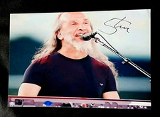 STEVE WALSH SINGER ROCK GROUP