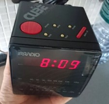 IRRADIO RC•239 CUBE CLOCK RADIO RADIOSVEGLIA AM/FM,vintage Transistor Perfetta80