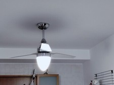 ventilatore a soffitto tre pale con luce, poco usato