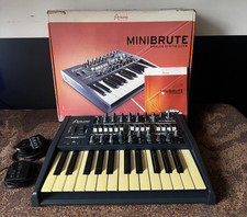 Arturia minibrute mk1 - arturia,