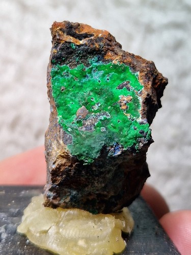 Minerale conicalcite - minerale@,