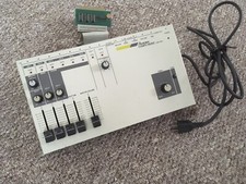 Roland Amdek Compu Music CMU 800 Drum Machine e Sintetizzatore 100V Versione Giapponese