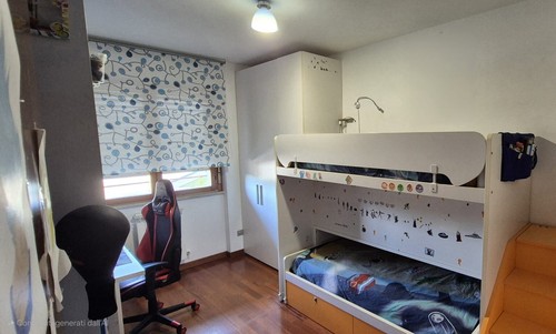 Letto castello con - a,