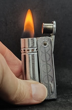 Vecchio accendino a benzina