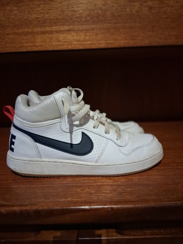 Nike court borough - court,