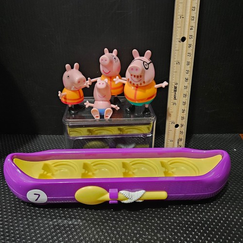 Peppa pig family canoe - peppa,